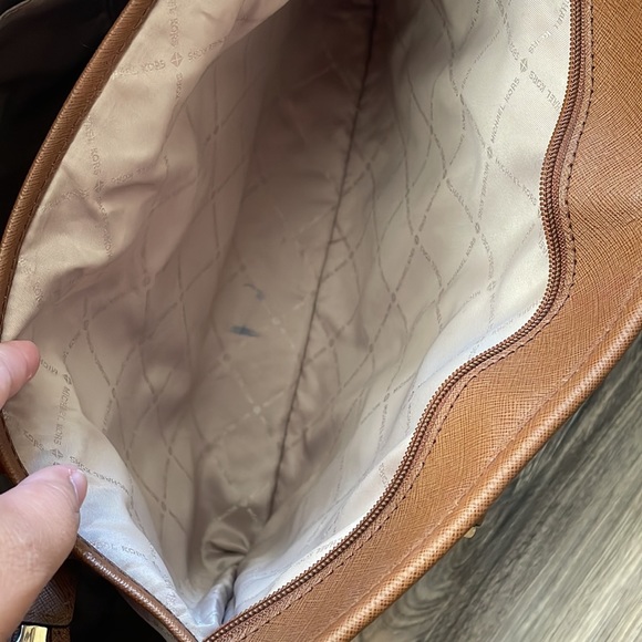 Michael Kors Tote- Fits laptop and much more! - Picture 4 of 8